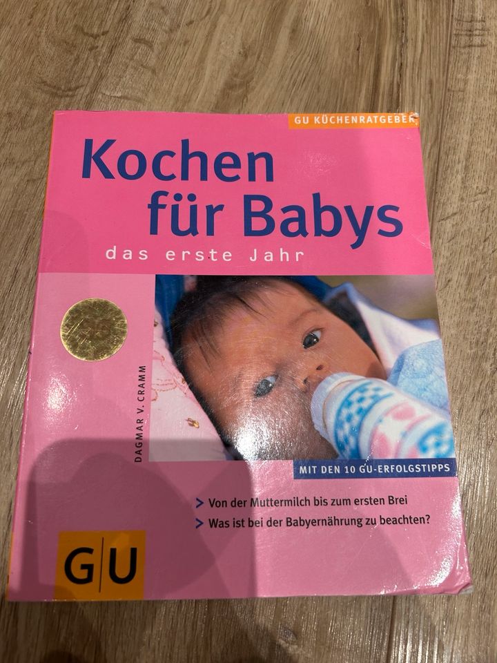 3 Babybücher: Baby Kalender, Das große GU Baby Buch, Kochen Babys in Traunreut