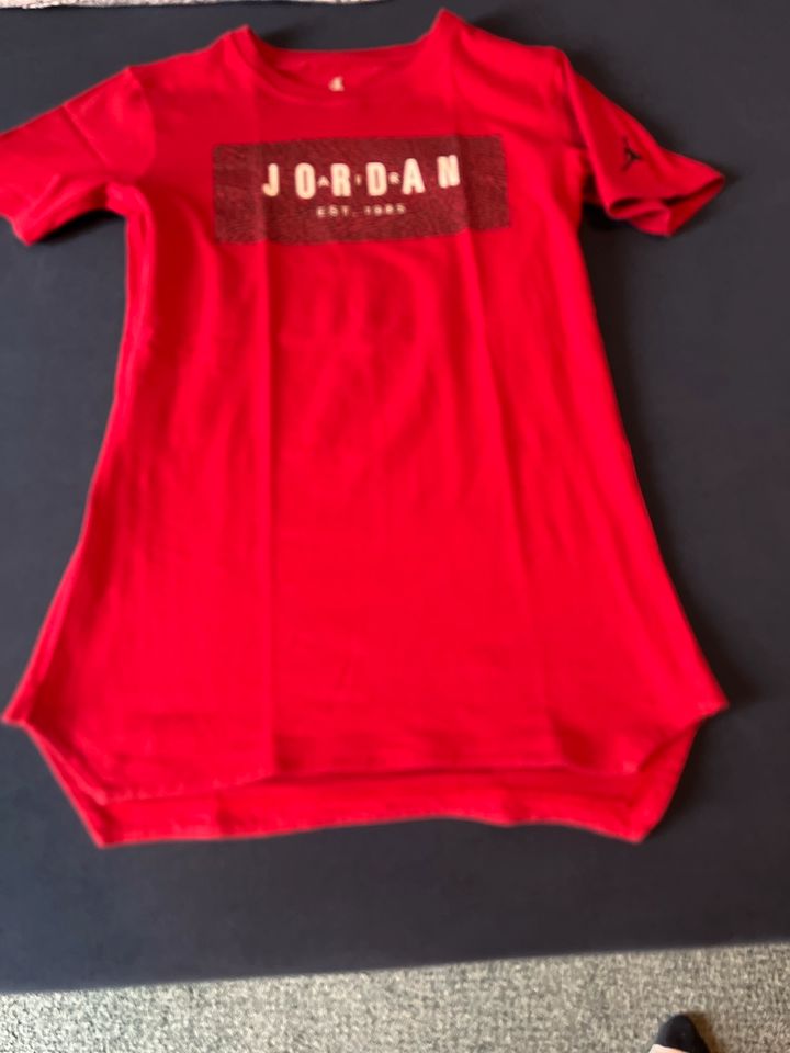 Jordan T-Shirt Gr. M 140-152 in Halle