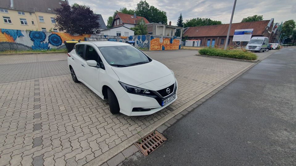 Nissan Leaf, BJ 2021, Ausstattung Visia, 40 kWh Akku und 150 PS in Herne