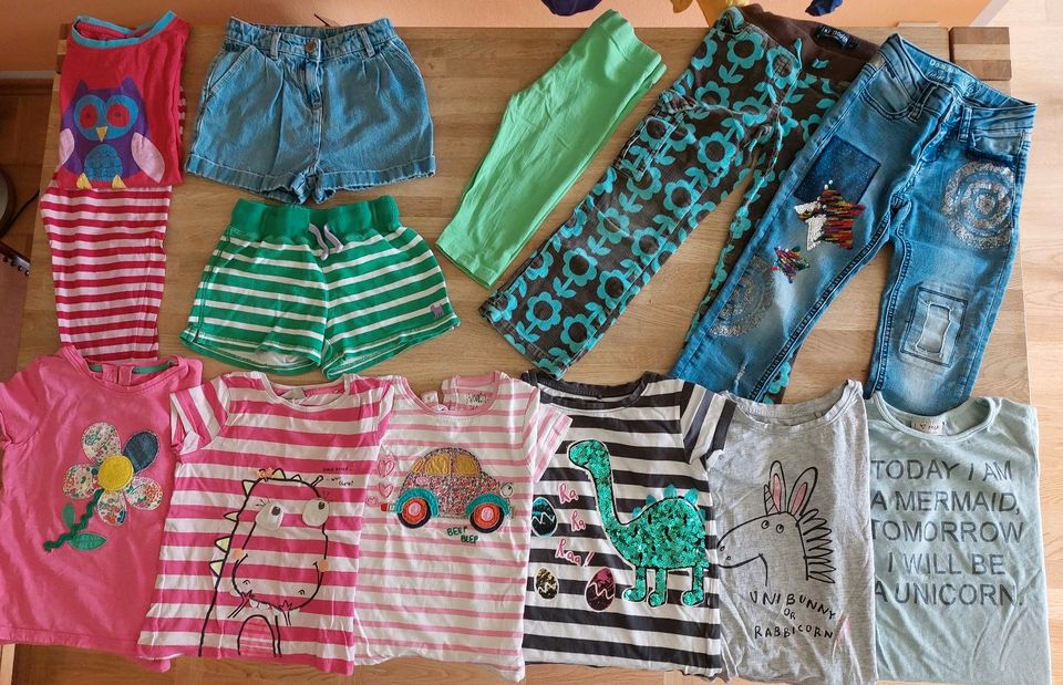 Paket 18 Teile Next Mini Boden Desigual Zara Sommer Frühling 5-6 in Mörfelden-Walldorf