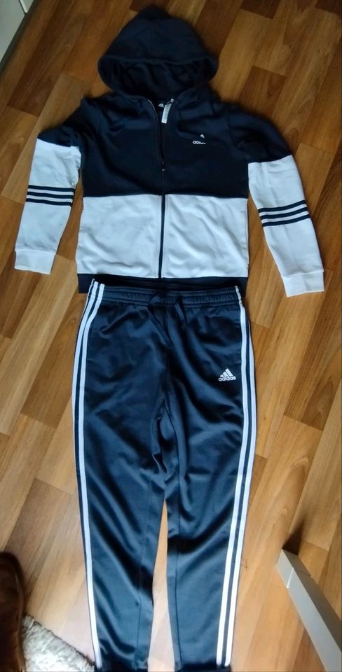 Adidas Trainingsanzug Original NEU in Weißenfels