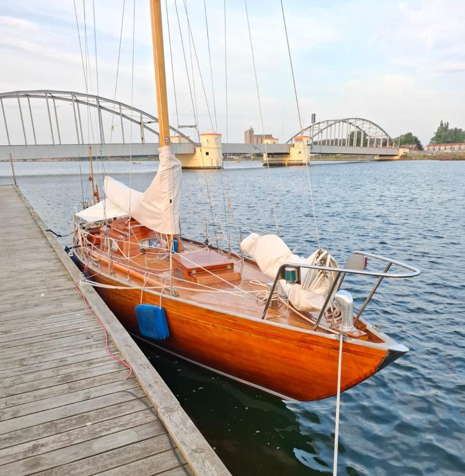 Klassische 8 KR Segelyacht. Bootswerft BÅTBYGGERI image