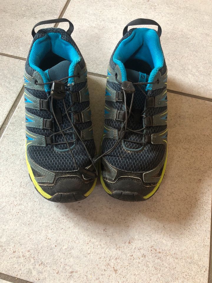 Salomon Trekkingschuhe, Turnschuhe, Wanderschuhe Größe 35 in Niddatal