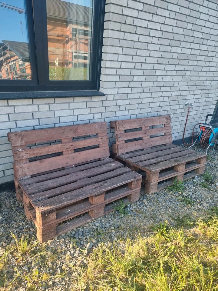 Palettenmöbel Outdoor 2x Sitzbank mit wasserfesten Sitzkissen in Hameln