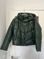 Zara Fake Lederjacke S 36 grün gesteppt Kunstleder Kapuze Eimsbüttel - Hamburg Eimsbüttel (Stadtteil) Vorschau