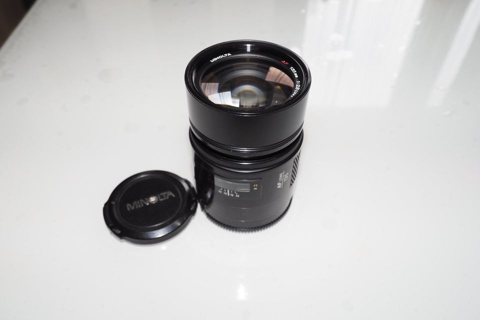 Sony/Minolta AF 1:2.8 135mm sehr guter Zustand in Wiesbaden