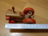 DDR Vero Fröbel Holzspielzeug Traktor 10 cm Bulldog Lanz Erzgebir Sachsen - Bautzen Vorschau