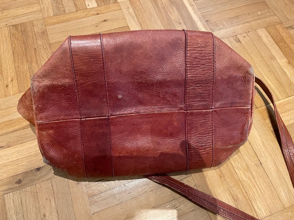 Ledertasche Umhängetasche groß Leder Handtasche Vintage in Frankfurt am Main