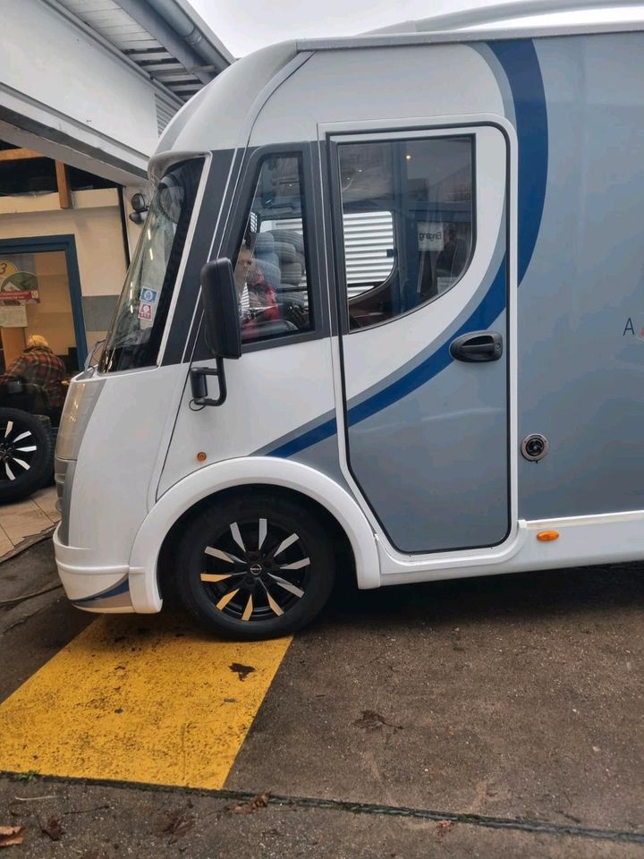 Schönes  Wohnmobil mit  viel Platz in Kerpen