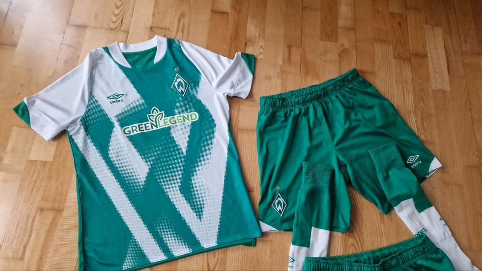 Werder Bremen Trikot M Socken Stutzen Umbro Original Greenlegend in Verden