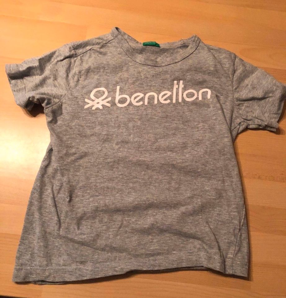 T-Shirt Benetton grau Größe 120 cm, S, 6-7 Jahre in Buseck