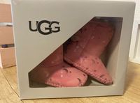 Baby Uggs / Babyschuhe / Babyuggs Nordrhein-Westfalen - Grevenbroich Vorschau