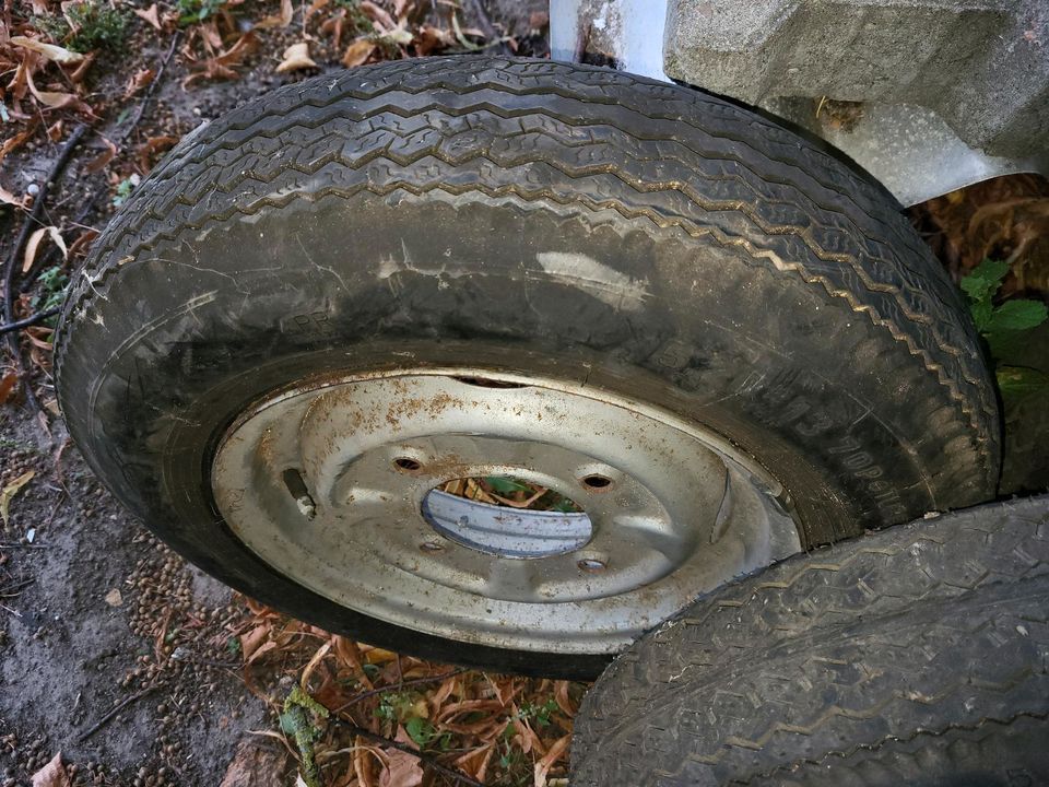 Trabant Rad Mit orginal Diagonal Bereifung in Altenpleen