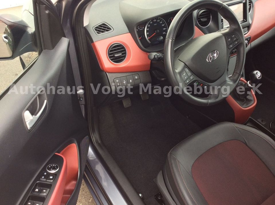 Hyundai i10 Navigation,Teilleder,Sitzheizung,PDC,S.Key in Magdeburg