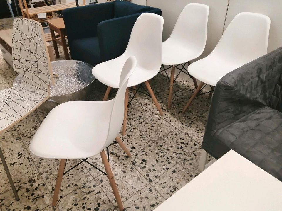 4 IKEA Stühle Hartplastik Schale m. Holz Beinen in Kaufbeuren