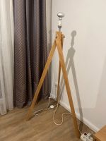 Lampe, Stehlampe Dreifuß aus Holz Kreis Pinneberg - Halstenbek Vorschau