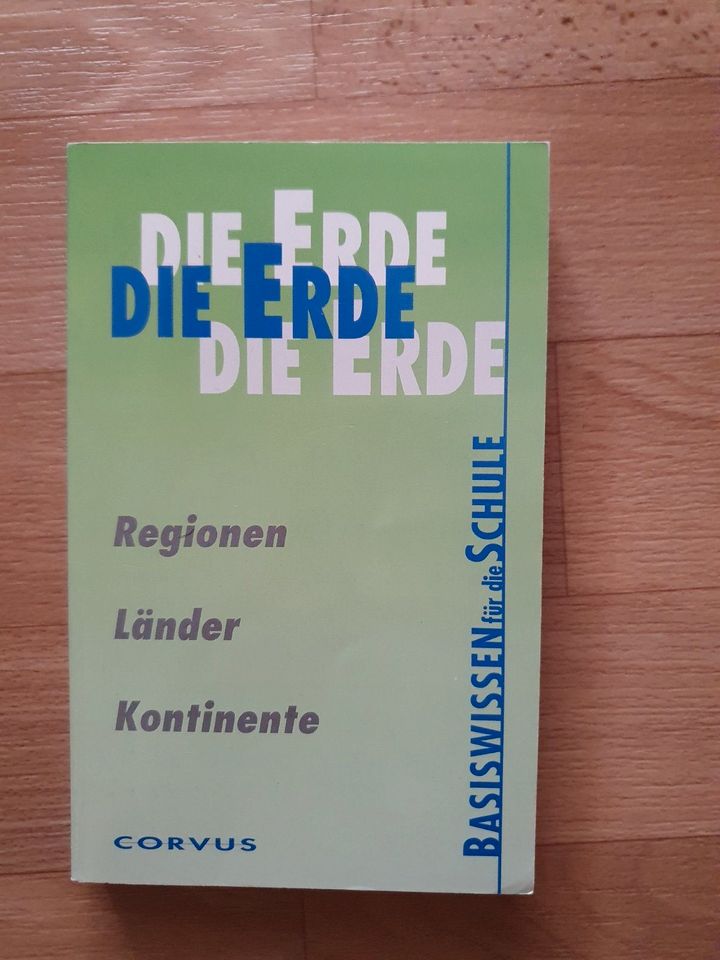 2x Buch Basiswissen für die Schule Die Erde Physik 1997 in Halle