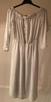 schickes Midikleid Kleid Carmenausschnitt Knopfleiste 42 NEU Bayern - Augsburg Vorschau