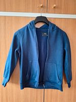 Strickjacke Sweat Jacke blau wie neu Gr.140 mit  Kapuze Brandenburg - Lübben Vorschau