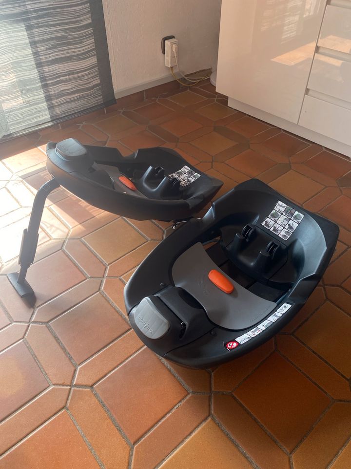 Cybex Kinderwagen + Kindersitze + Viel Zubehör in Friolzheim