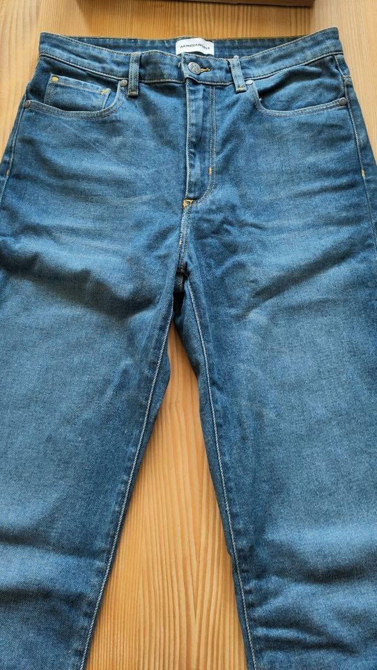Wie neu: nachhaltige Jeans von Armedangels, high waist in München
