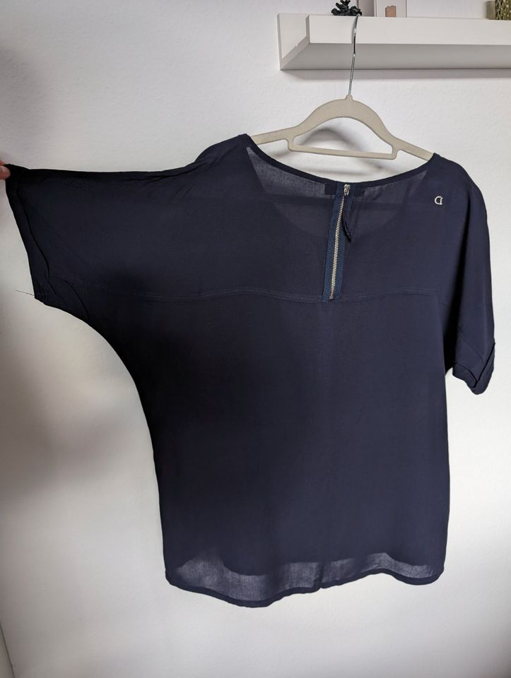 Elegante COMMA Damen Bluse / Oberteil, Gr. 40/42, navy in Ditzingen