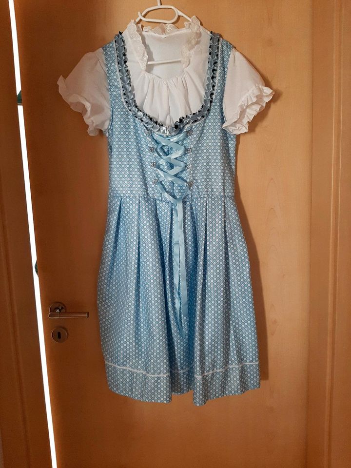 Dirndl, Trachtenkleid , Dirndlbluse in Kolbingen