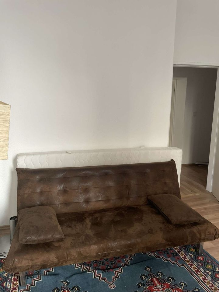 Couch mit Lederoptik in Wiesbaden