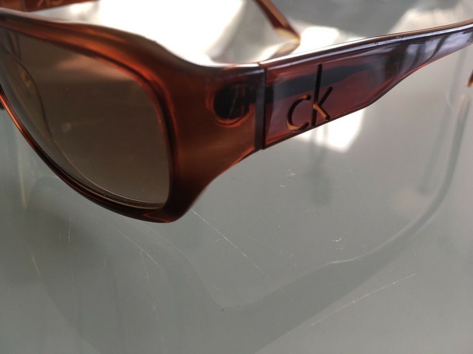 Sonnenbrille von Calvin Klein in Büchen