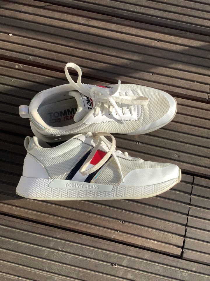 Tommy Hilfiger bequeme Sneaker Gr. 40 Weiß in Bochum