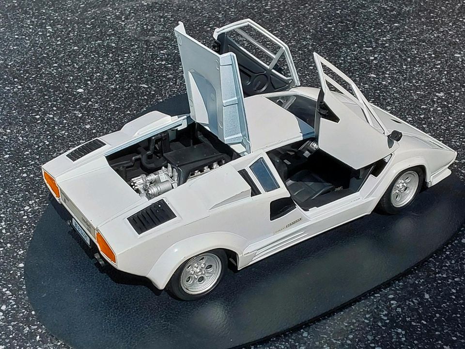 Lamborghini Countach 5000 1:18  Modellauto Polistil in Westoverledingen