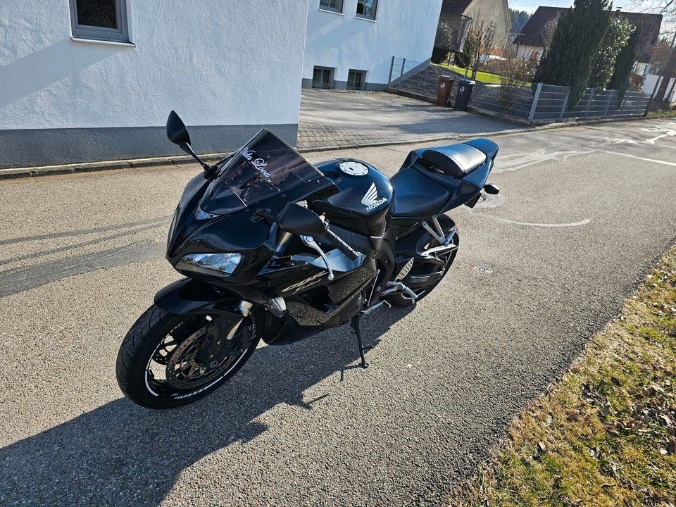 Motorrad, Honda, CBR 1000 RR Fireblade, SC 57, Supersportler, in Reichertshausen