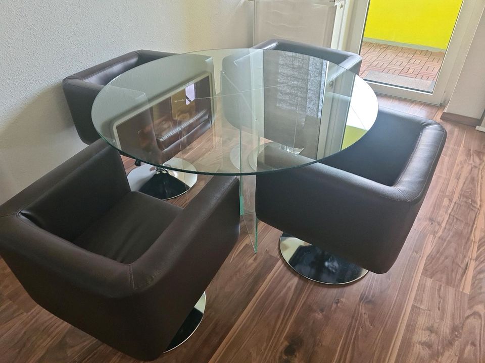Esstisch mit Glasplatte mit Stühlen in Dortmund