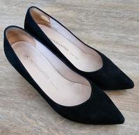 Peter Kaiser Pumps Damenschuhe Größe 39 schwarz matt Leder Kreis Pinneberg - Halstenbek Vorschau