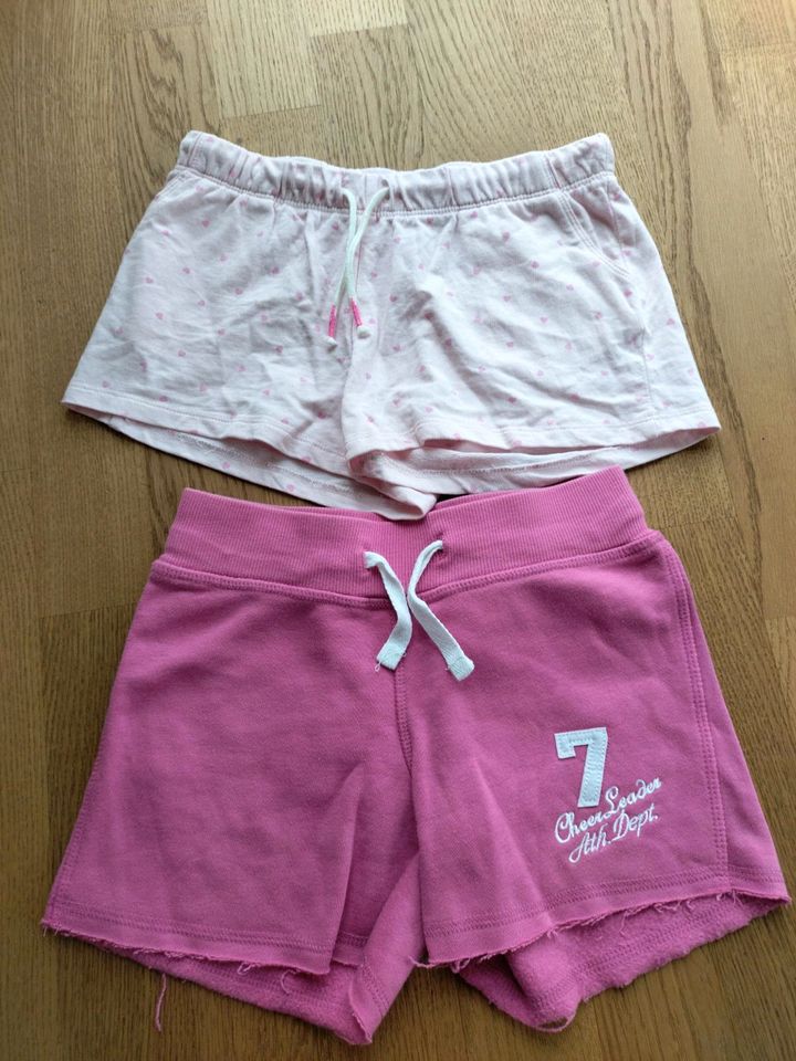 Shorts kurze Hose Gr 122-128 in Gerabronn