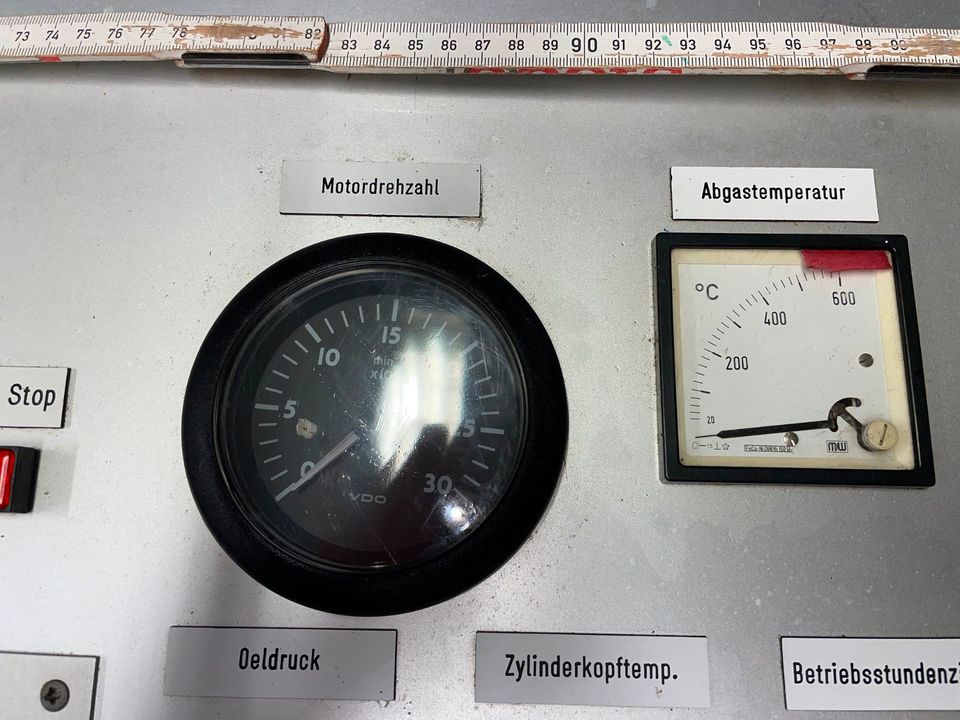 Steuerstand, Armaturenbrett, Bedientableau, Berufsschiff, Schiff in Berlin