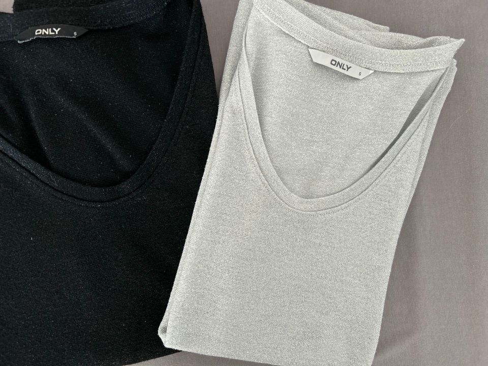 Zwei festliche Glitzer Shirts von Only Gr S schwarz und silber in Lautertal
