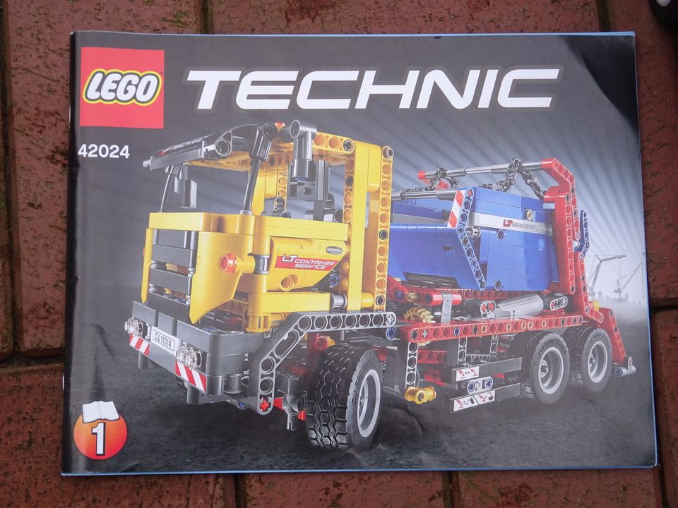 Verkaufe LEGO TECHNIC 42024 Container Truck in Berlin