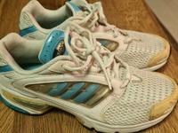 Schuhe adidas groß 39 Nordrhein-Westfalen - Herford Vorschau