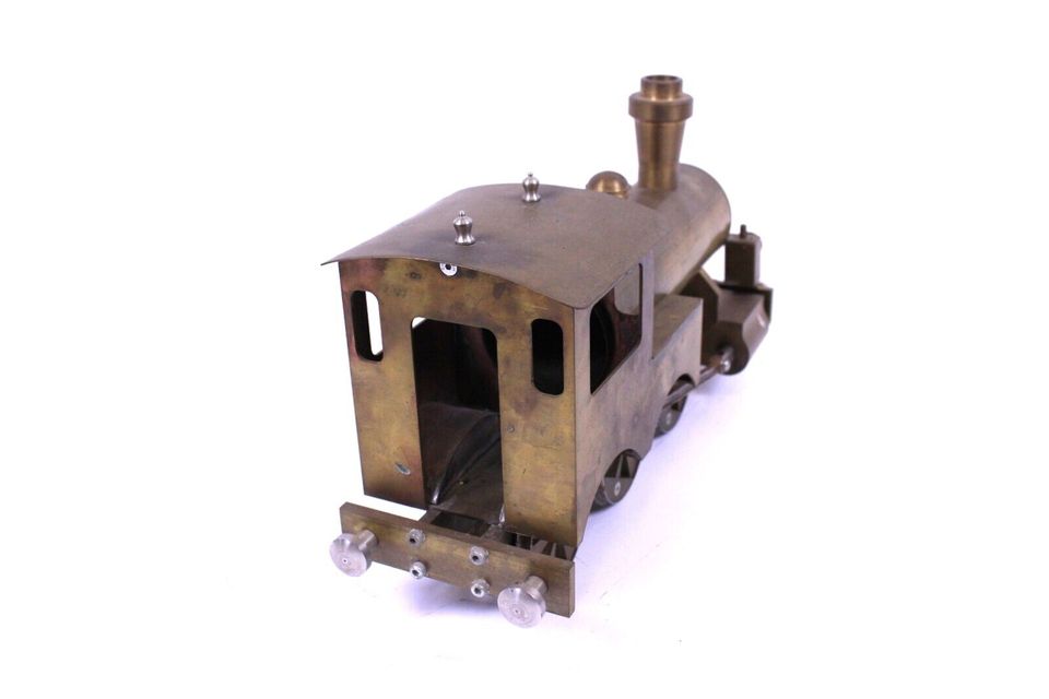 Eigenbau Dampflokomotive mit Wagen Messing Standmodell Gartenbahn in Dresden