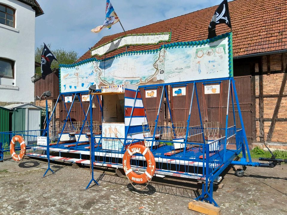 Schausteller Kirmes Kinderkarussell Karussell Fahrgeschäft Schiff in Volkmarsen