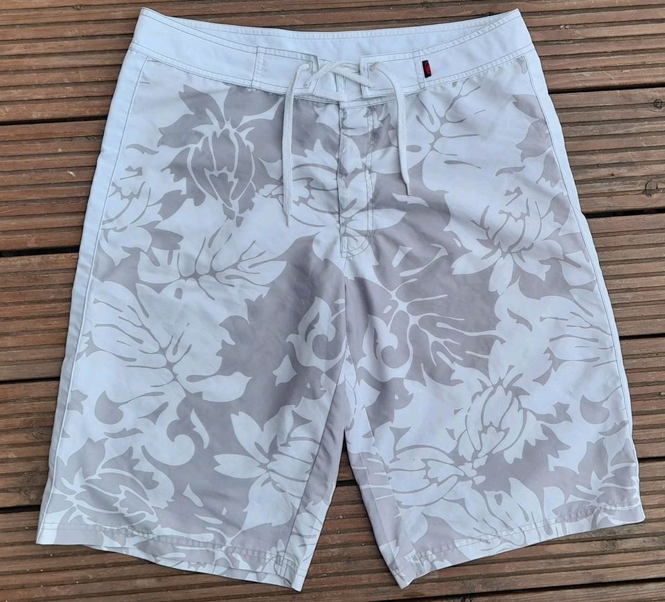 Coole Badehose Surfershort Gr. L weiss grau in Rudolstadt