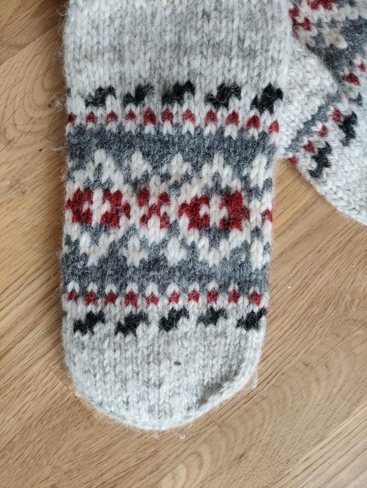 Handschuhe Wolle Estland handmade in Handorf