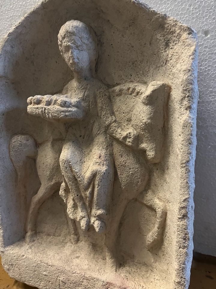 Relief Stein der Epona Mutter- Fruchtbarkeitsgöttin Sammlerstück in Köln