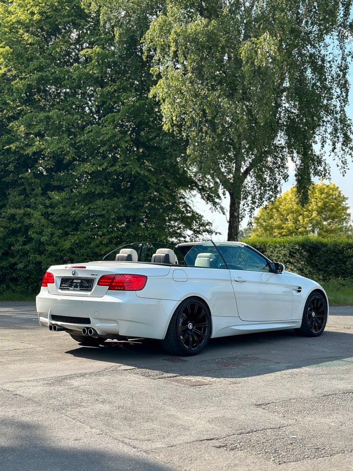 BMW E93 M3 DKG Cabrio V8 Individual in Gütersloh