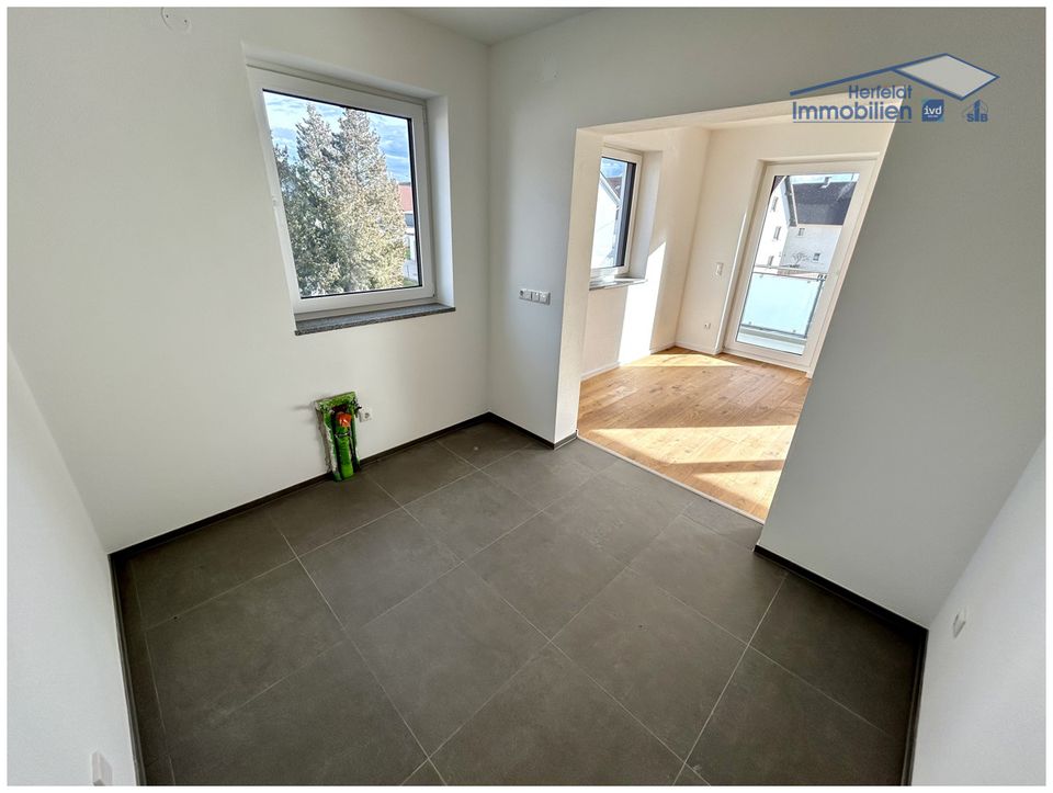 Schöne 5-Zimmer-Neubau-Wohnung mit sonnigem Südbalkon & stilvoller Ausstattung - Erstbezug in Kleinaitingen