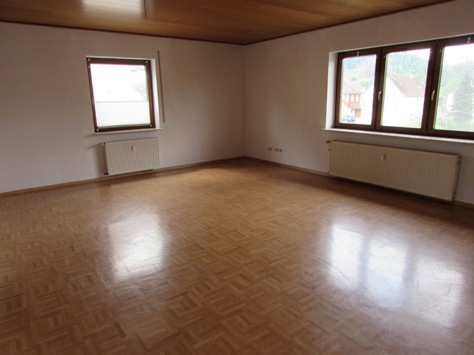 Komfortable & helle 3 Zimmer Wohnung in Stockheim OT zu vermieten in Kronach