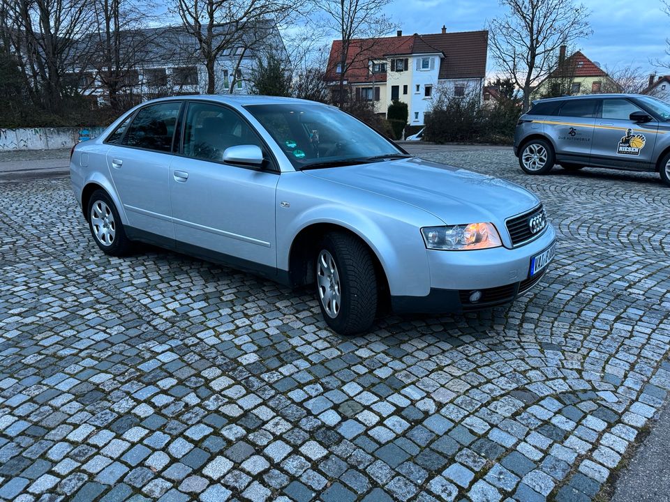 Audi A4 2.0 Benzin TÜV noch 20 Monate in Ludwigsburg