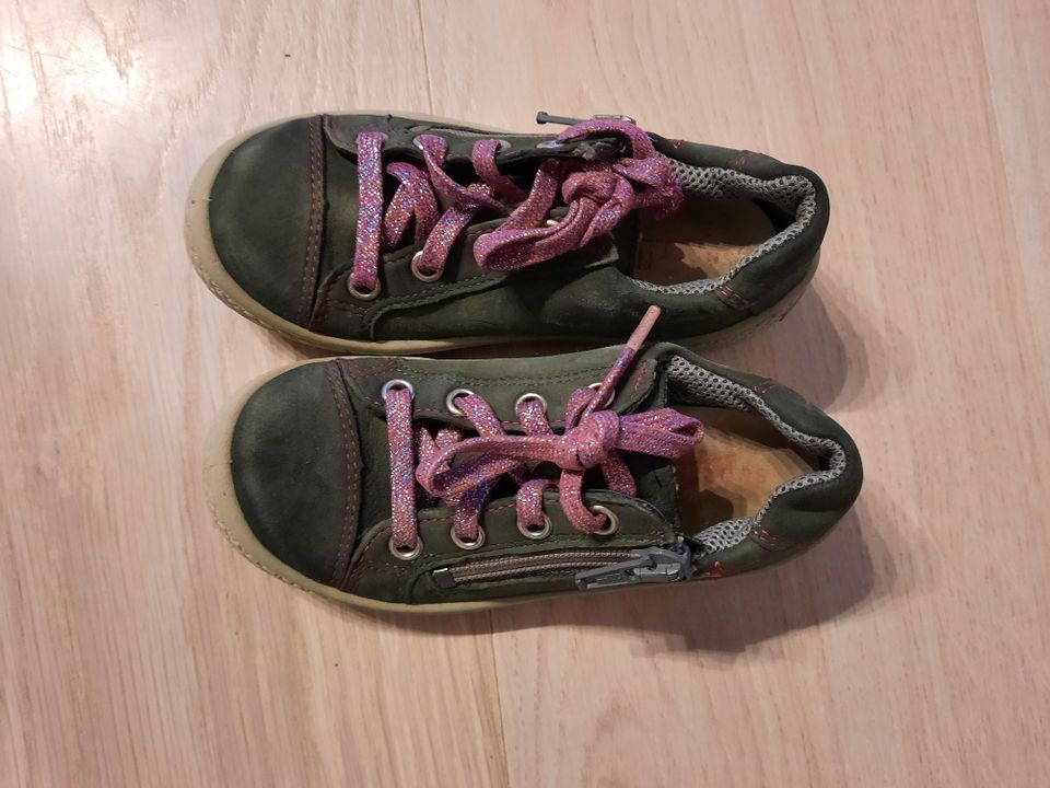 TOP Kinder SuperFit Schuhe Sneaker Sterne Größe 26 blau, pink in Büttelborn