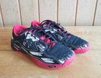 Atorka H500 Damen Hallen Sportschuhe Sneaker EUR 42 sehr guter Zu Hessen - Hochheim am Main Vorschau